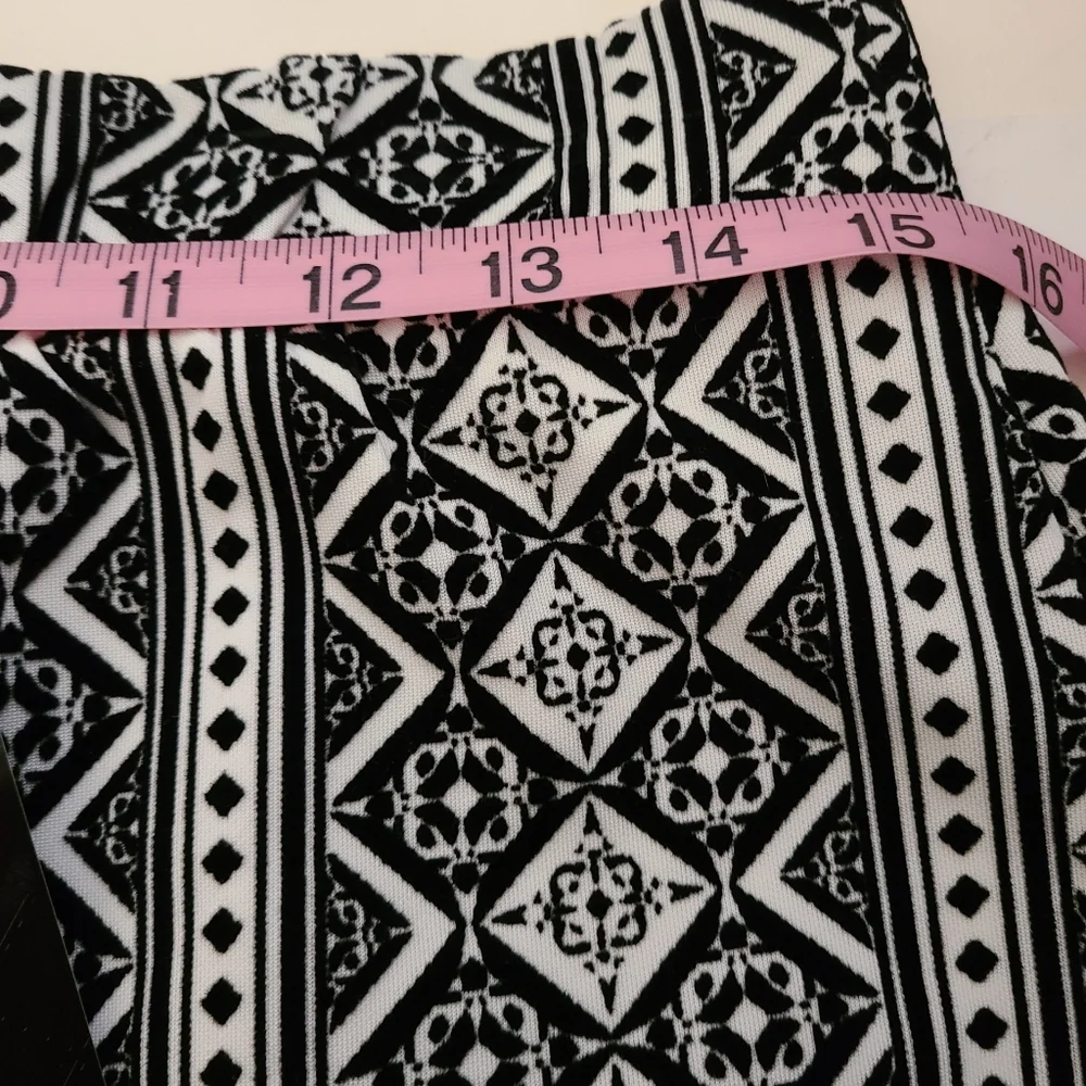 Iris Basic Pattern Pencil Skirt Size Large NWT - Picture 3 of 5